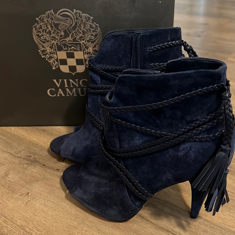 Vince Camuto Navy Blue tasseled booties with peel toe!
